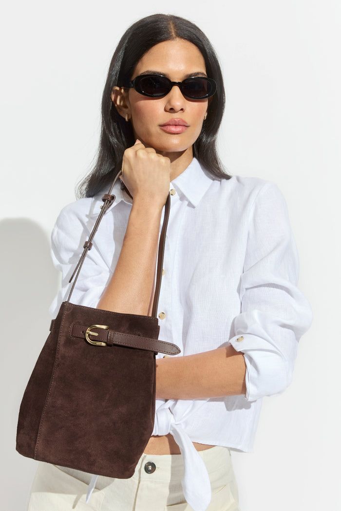 Carolyn Oval Sunglasses in Black
