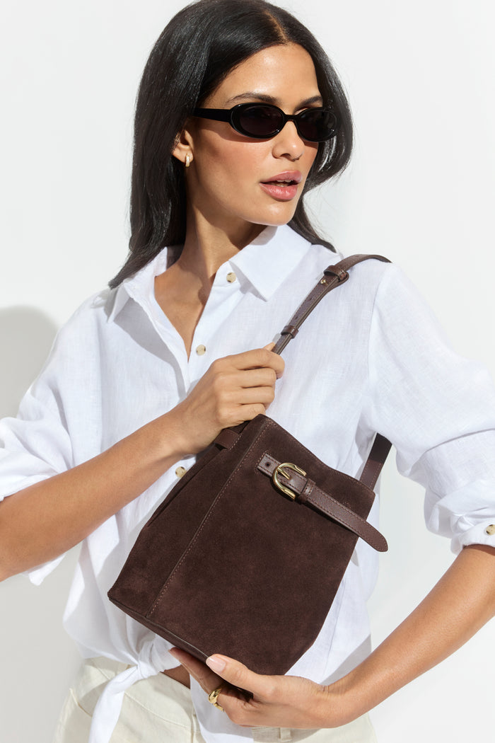 Carolyn Oval Sunglasses in Black