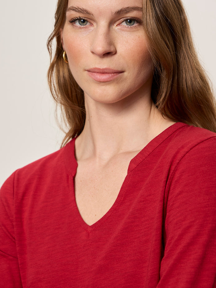 Dolce Notch Neck Tee Red Berry