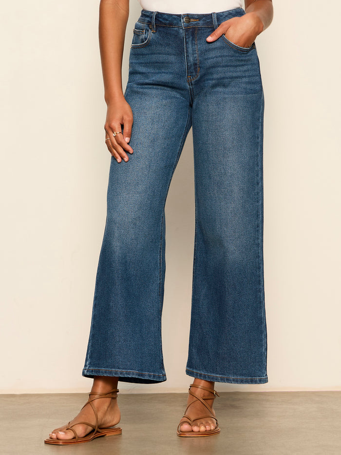 Ekara Crop Jean Dark Wash