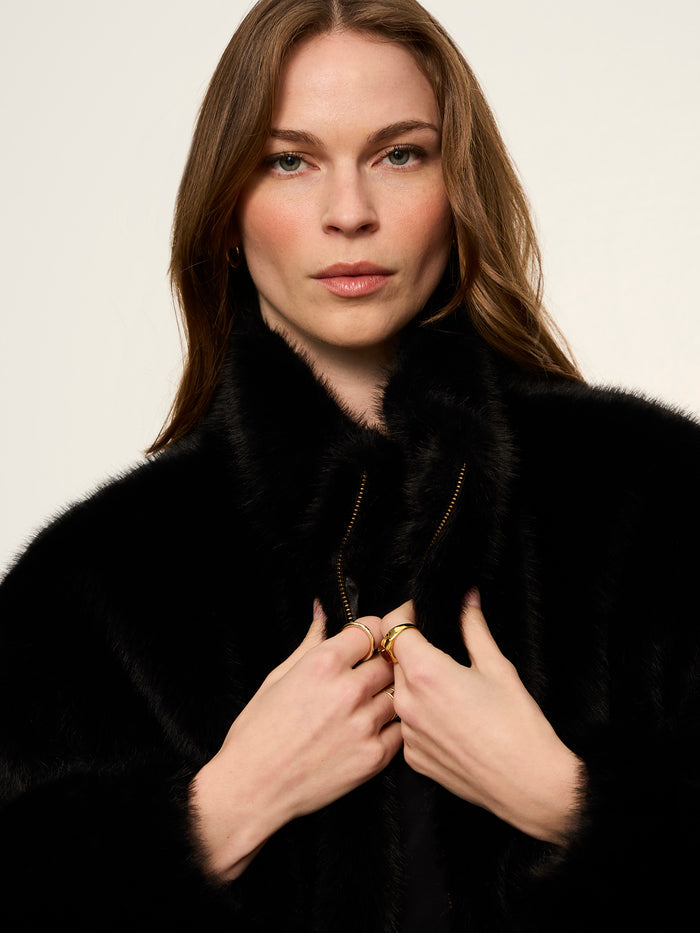 Everest Fur Bomber Black