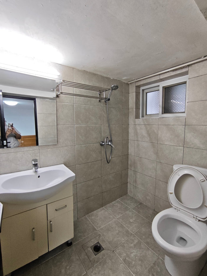 Kos Unit AE (Sep 2026) - Single Room - CNY 800/bulan