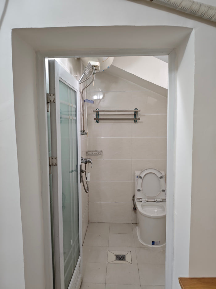 Kos Unit BA (Sep 2026) - Single Room - CNY 700/bulan