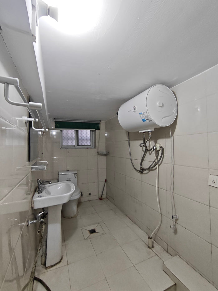 Kos Unit BF (Sep 2026) - Single Room - CNY 700/bulan