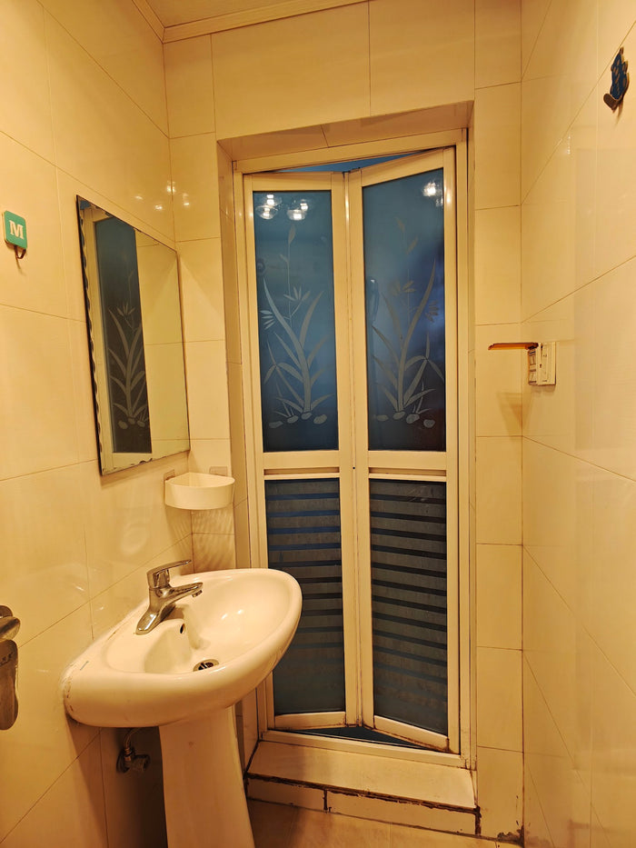 Kos Unit BV (Sep 2026) - Single Room - CNY 750/bulan