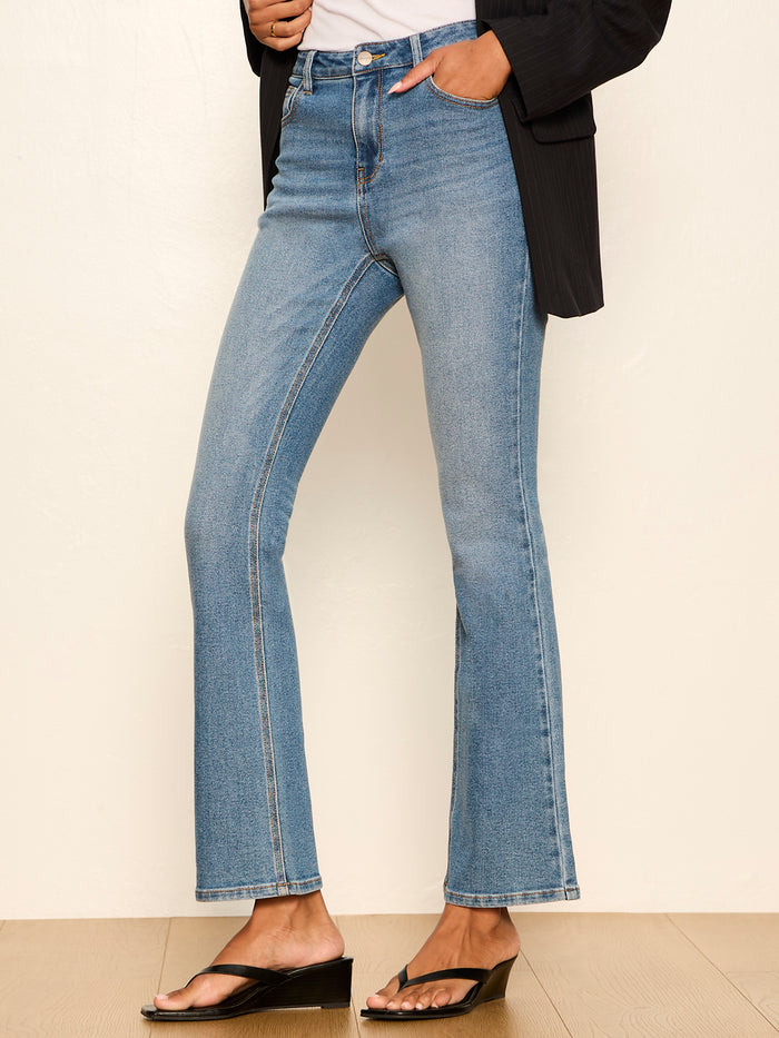 Lyra Bootcut Jean Medium Wash