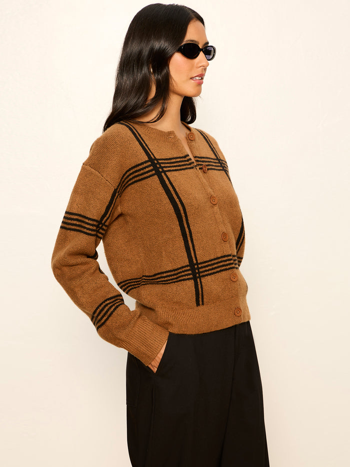 Must-Have Cardi Cocoa Powder / Black Plaid