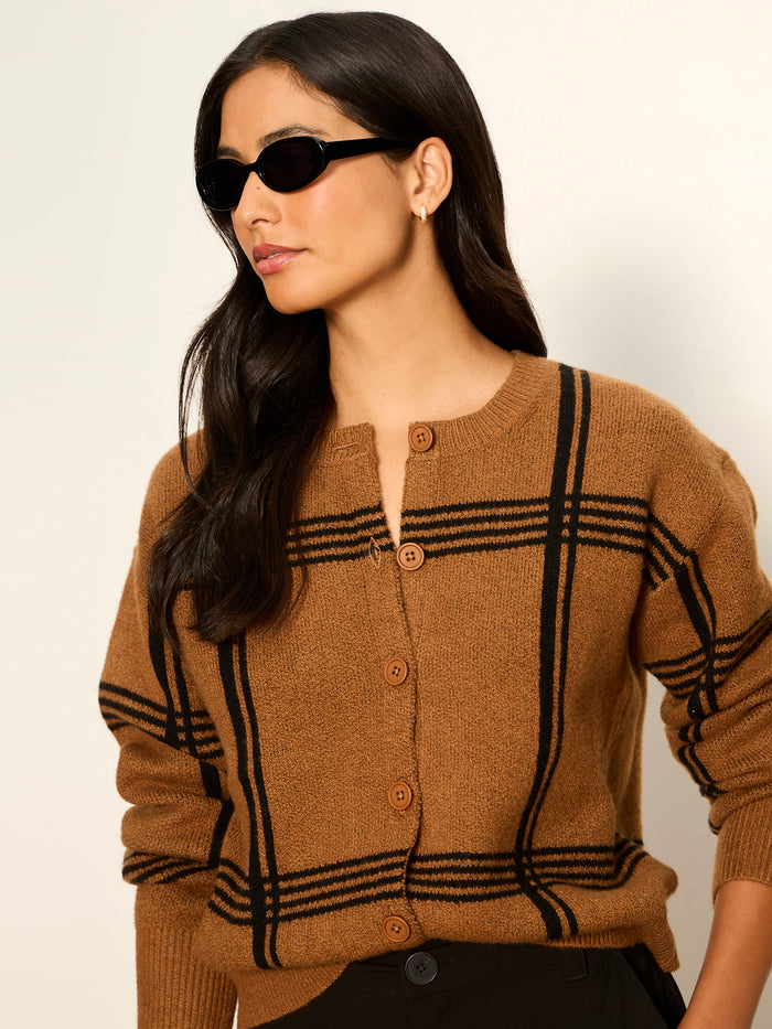 Must-Have Cardi Cocoa Powder / Black Plaid