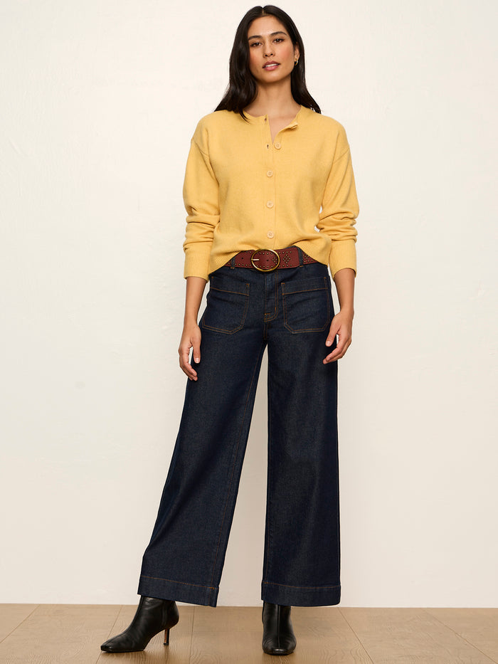 Must-Have Cardi Goldie