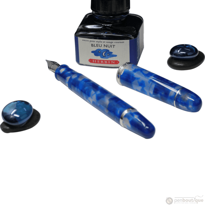 Penlux Masterpiece Grande Fountain Pen - Koi - Blue & White - Pen Boutique Ltd