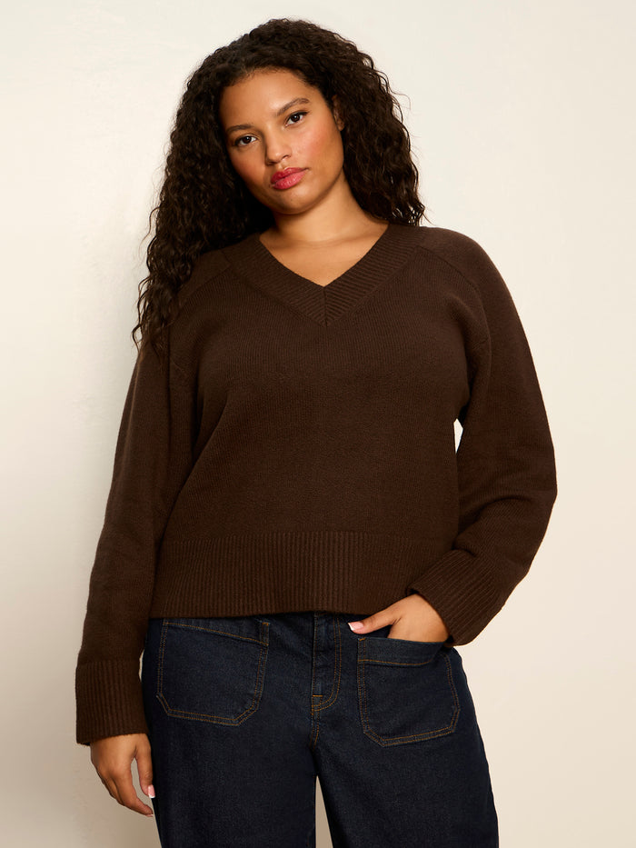 Vanna V-Neck Sweater Espresso Martini Extended Sizing