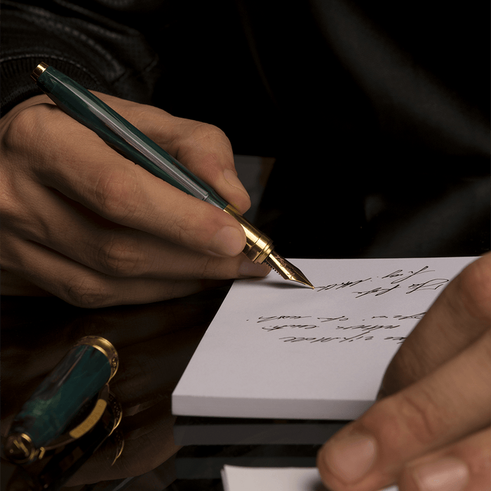 Visconti Van Gogh Fountain Pen - The Impressionist Novel Reader - Pen Boutique Ltd